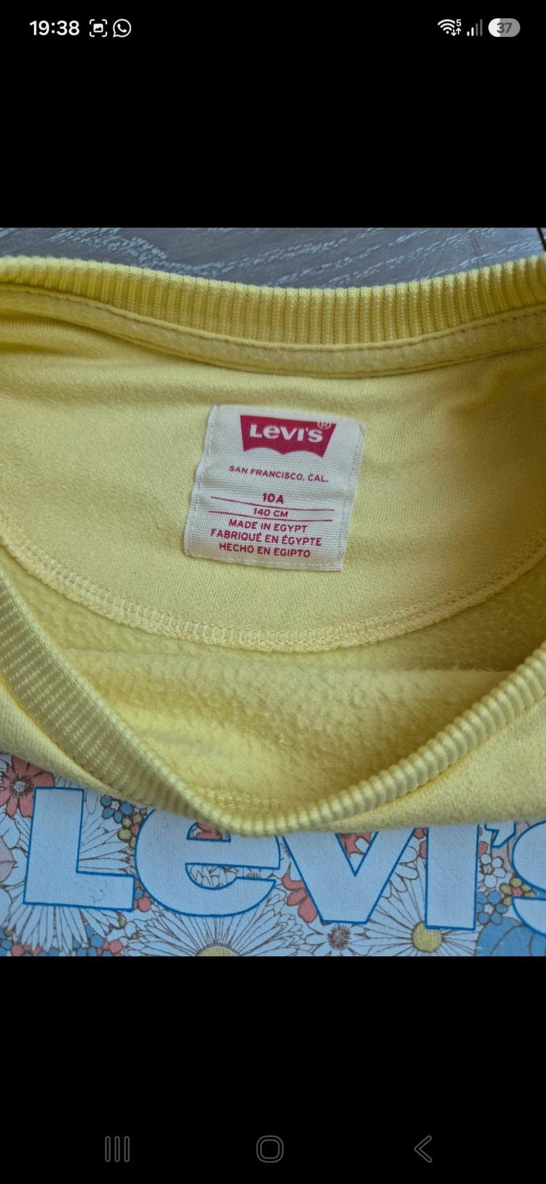 Geel sweatshirt set, legging en bloemig T-shirt. Levis. Maat 10/ 12 jaar – photo 4